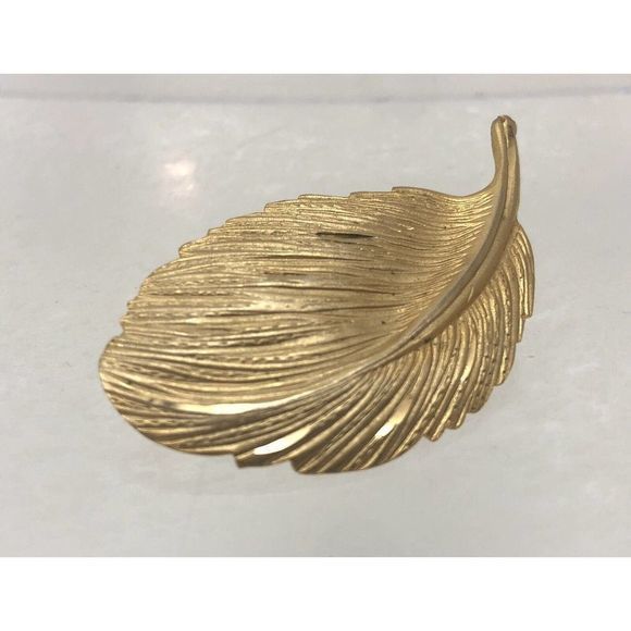 Gold Tone Feather Brooch Leaf Pin Jewelry - Picture 4 of 9